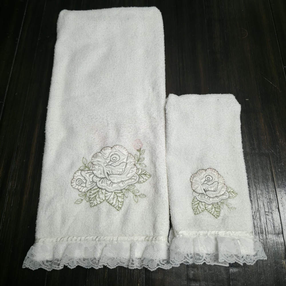 Vintage CANNON White Towels Embroidered Rose Shabby Chic Lace Trim 2 Pc Set